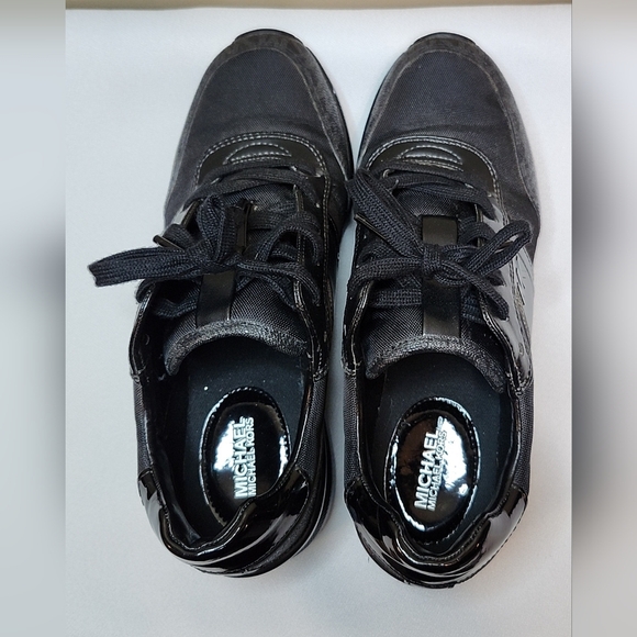 Michael Kors Logo Shoes - Picture 6 of 9